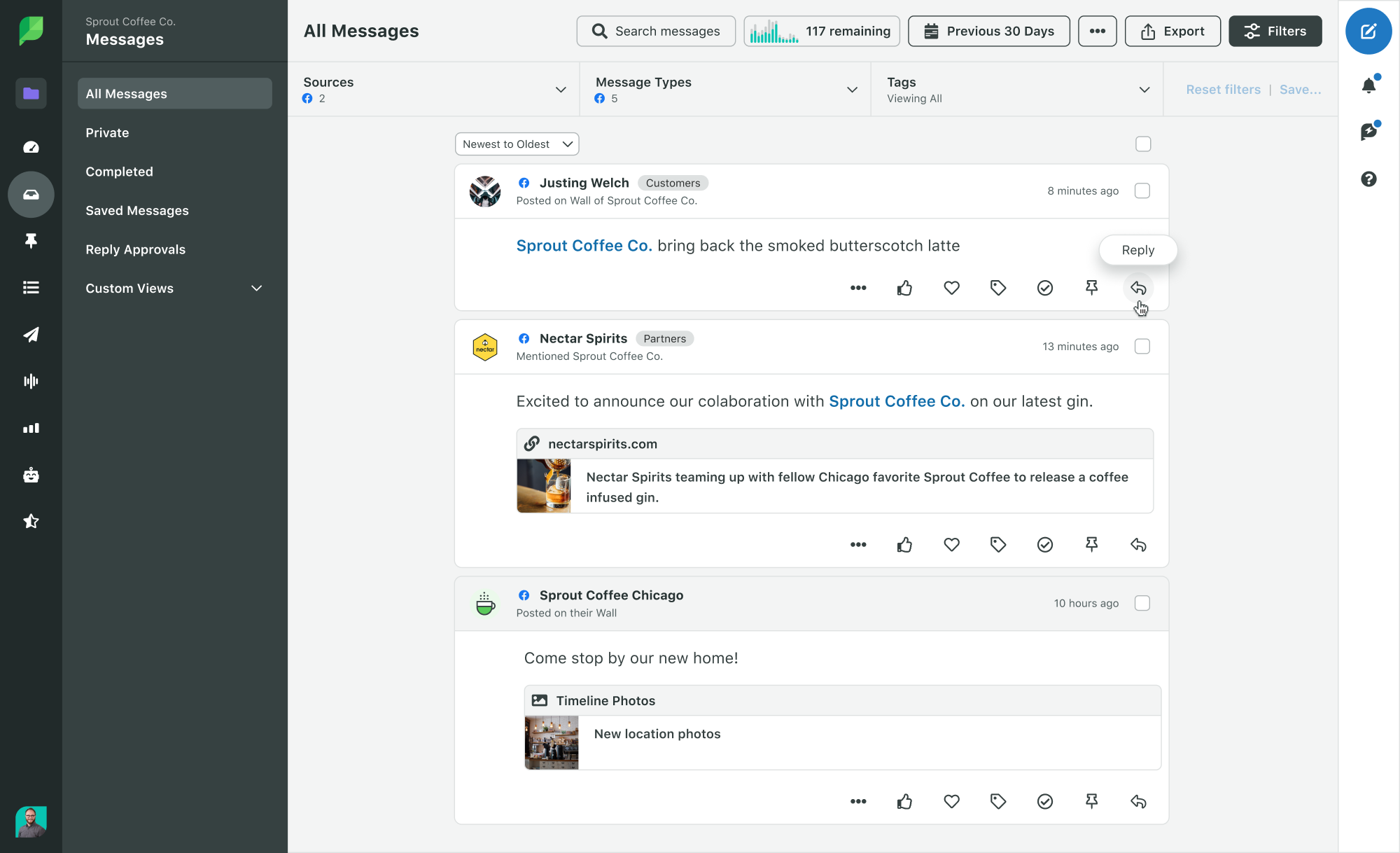 Image de Sprout Social illustrant la Smart Inbox d'engagement avec les filtres Facebook sélectionnés et le survol des réponses